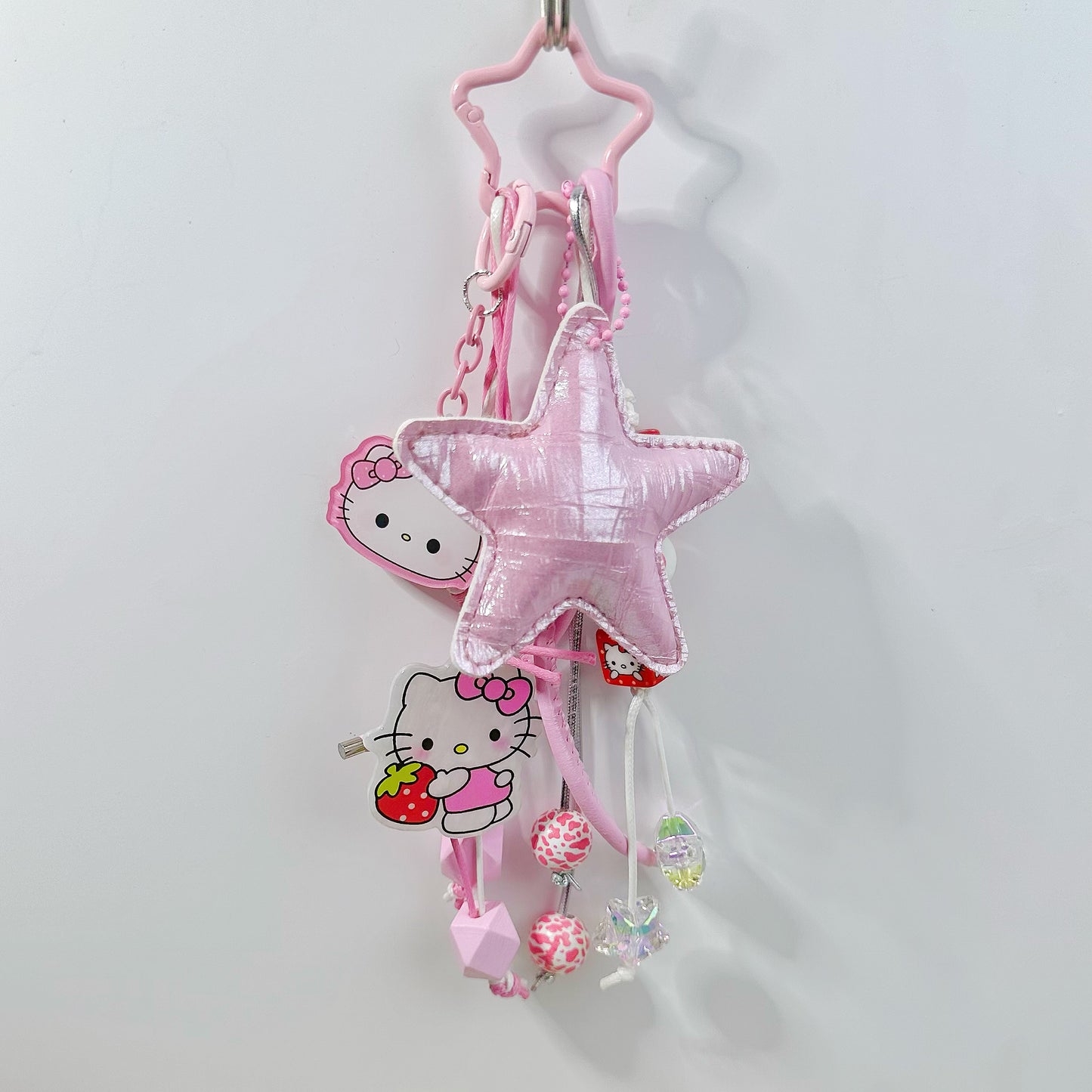 「P102」(SIZE: 8CM)合皮スター 穴あり バッグチャーム 星   チャーム アクセサリー ストラップ スター かわいい