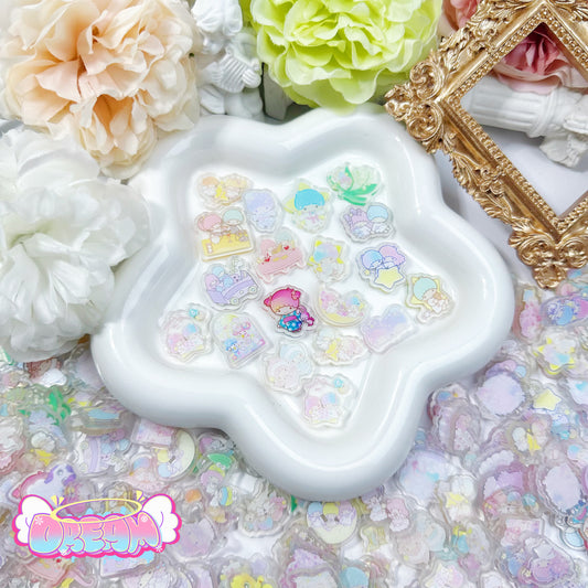 「R269」2cm サンのリオ かんつき キキララ アクリル Kiki & Lalaバステル (アクリルカード)  両面に保護シートがついておりますので、使用時は剥がして綺麗な状態でお使い頂けます