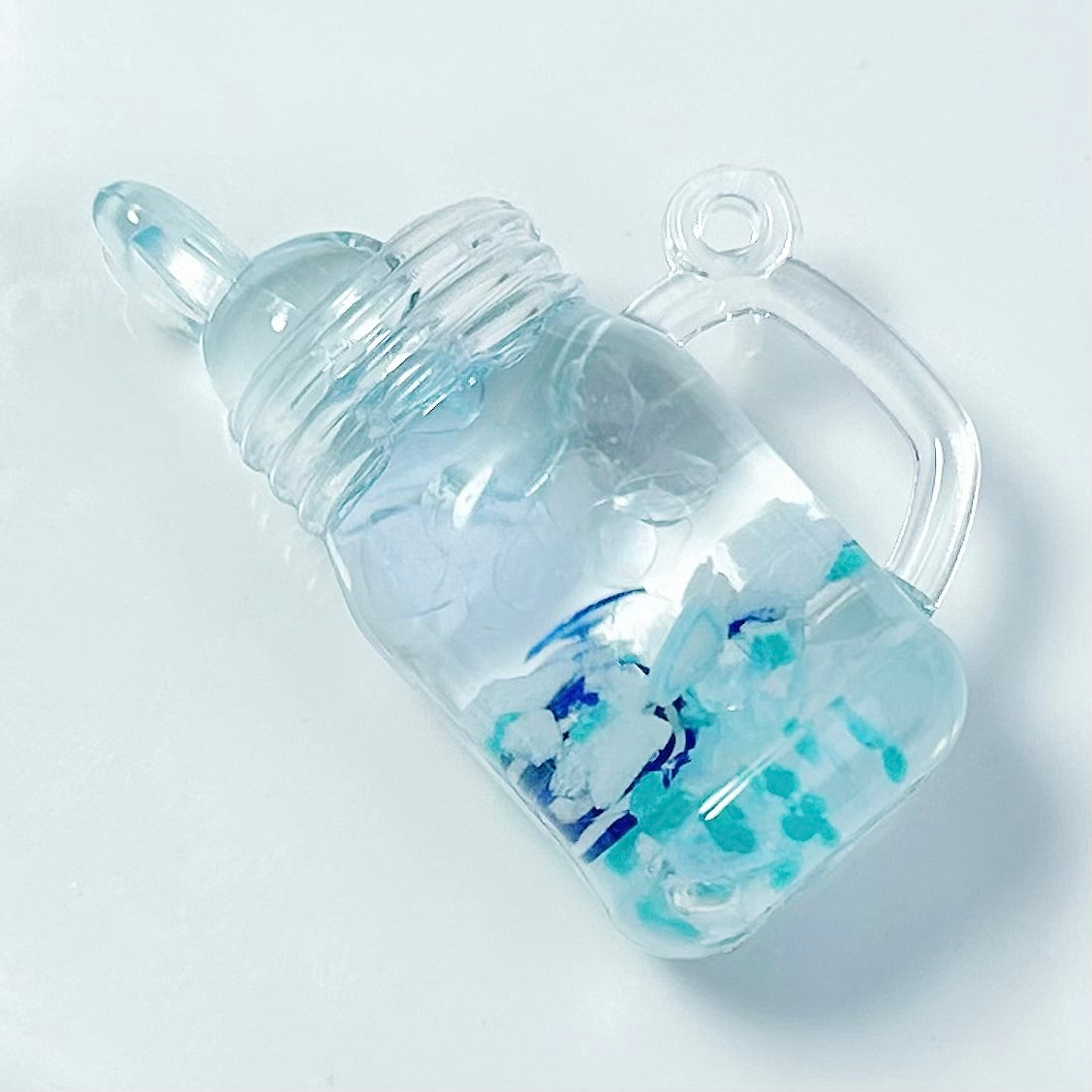 「S042」うさぎ 飲みもの ジュース かんつき 3×5cm（夜光）