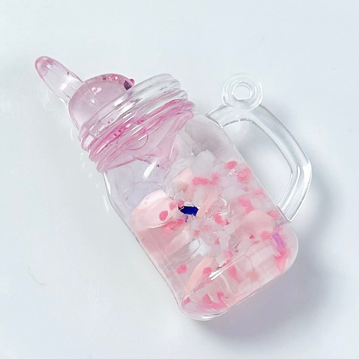 「S042」うさぎ 飲みもの ジュース かんつき 3×5cm（夜光）