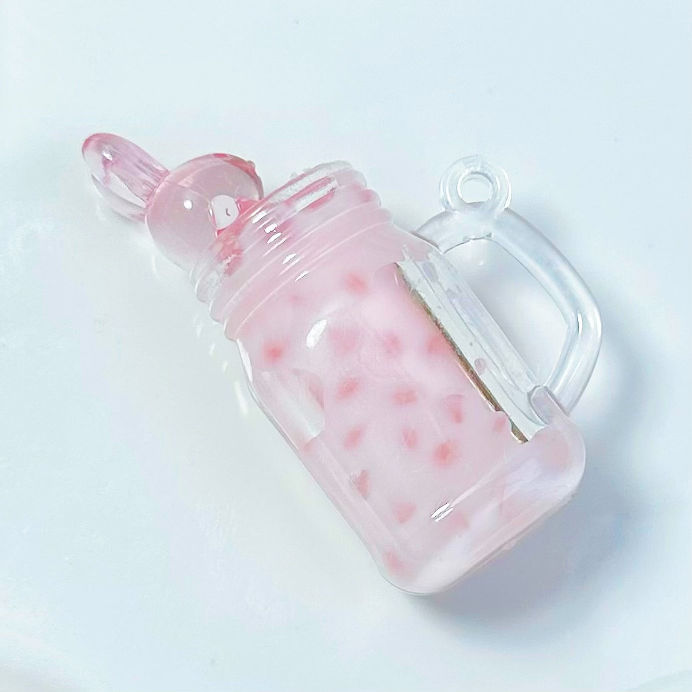 「S043」うさぎ  タピオカ かんつき カワイイ 3×5cm（夜光）
