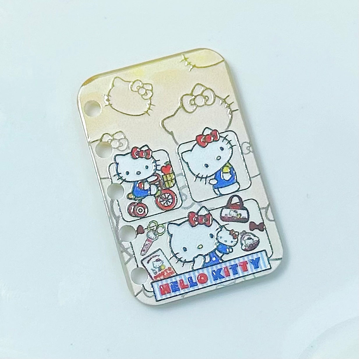 「S048」立体的 白猫ちゃん KT  ブッページ アクリル カワイイ  4cm×2.7cm
