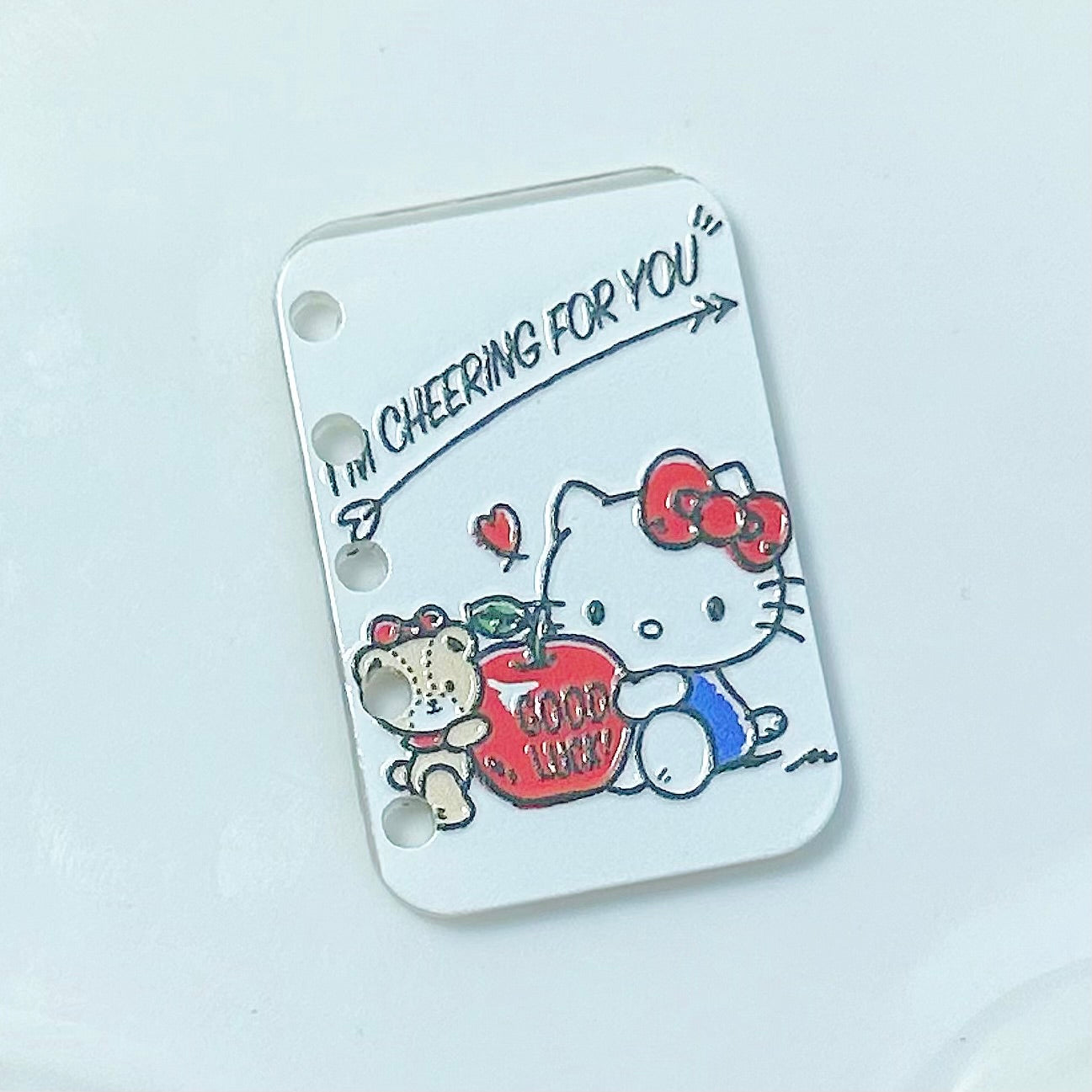 「S048」立体的 白猫ちゃん KT  ブッページ アクリル カワイイ  4cm×2.7cm