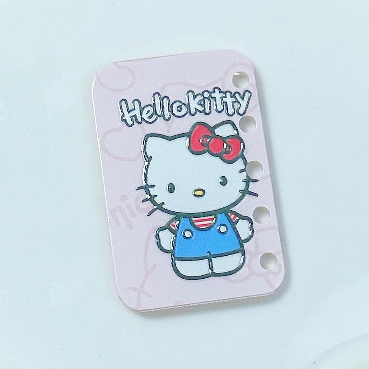 「S048」立体的 白猫ちゃん KT  ブッページ アクリル カワイイ  4cm×2.7cm