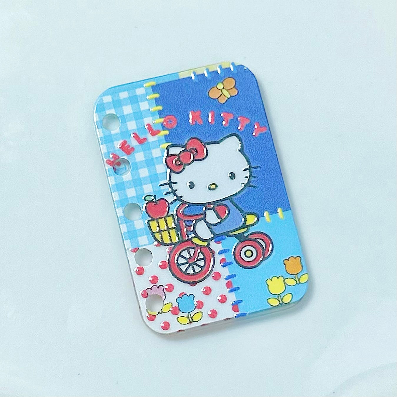 「S048」立体的 白猫ちゃん KT  ブッページ アクリル カワイイ  4cm×2.7cm
