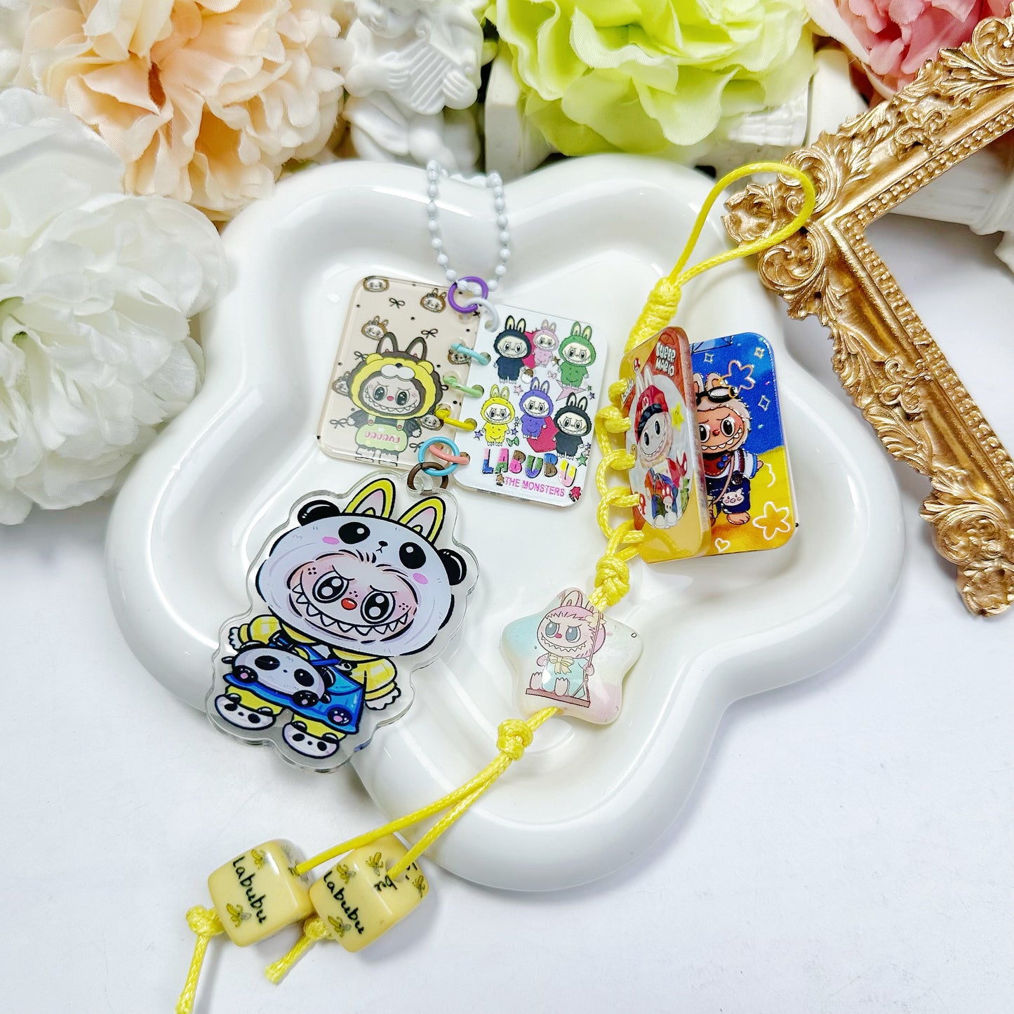 「S051」らぶぶ ラブブ  ミニ本  片面立体的  4cm×2.7cm