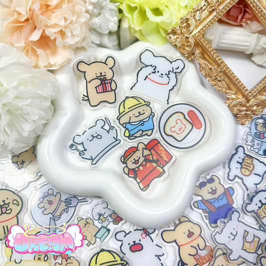 「R322」マルチーズとレトリーバー アクリル ワンちゃん カン付き4cm アクリル  両面に保護シートがついておりますので、使用時は剥がして綺麗な状態でお使い頂けます