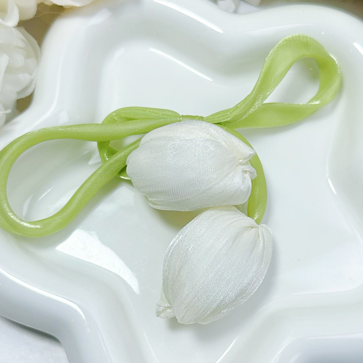 「X051」ふんわり花つぼみリボン お花が咲く前 ホワイト ピンクパープル ブルー（全4色・1点販売）