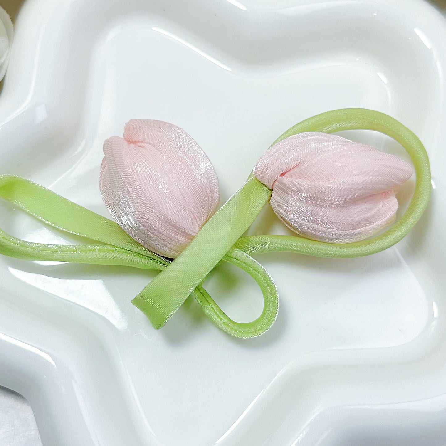「X051」ふんわり花つぼみリボン お花が咲く前 ホワイト ピンクパープル ブルー（全4色・1点販売）